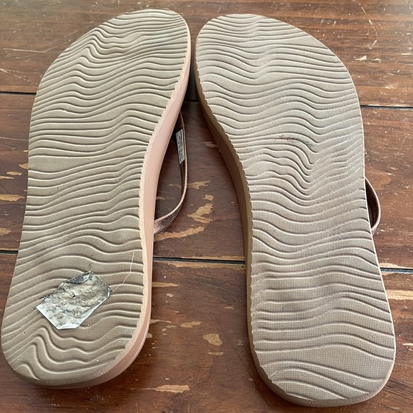 Reef light brown sandals (sz 10) - Picture 5 of 10